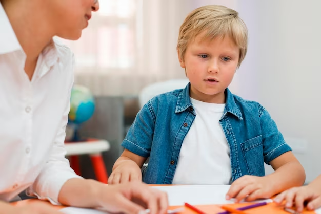 Во сколько отдавать мальчика в школу: советы экспертов и опытных родителей